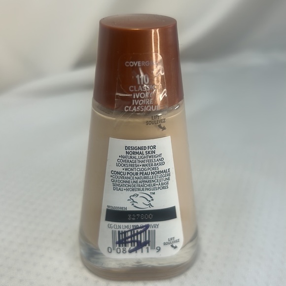 110 Classic Ivory - Covergirl Clean Liquid Foundation 30ml Water Based Light - Picture 2 of 2